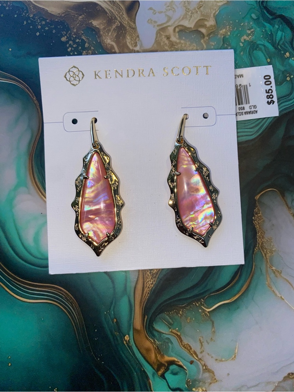 BNWT Kendra Scott Adriana Scallop Frame Gold Drop in Light Pink Iridescent Ablon - Picture 3 of 4